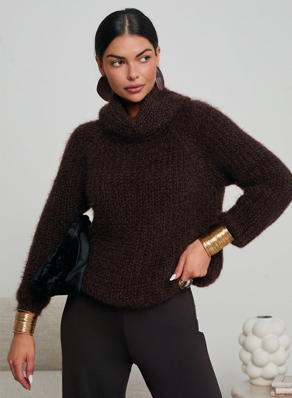 Pull marron à col roulé, doux et chaud
