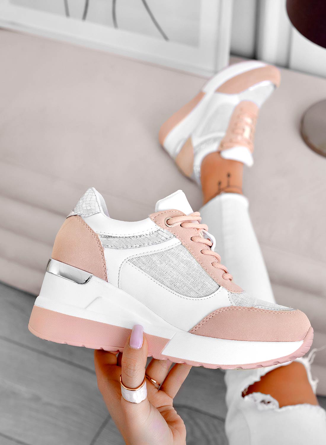 Sneakers rosa con inserti in tessuto glitter argento
