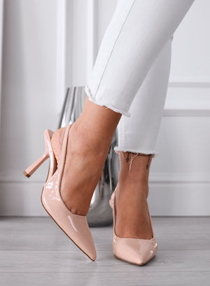NAOMI - Escarpins slingback nude en vernis à bout pointu avec talon