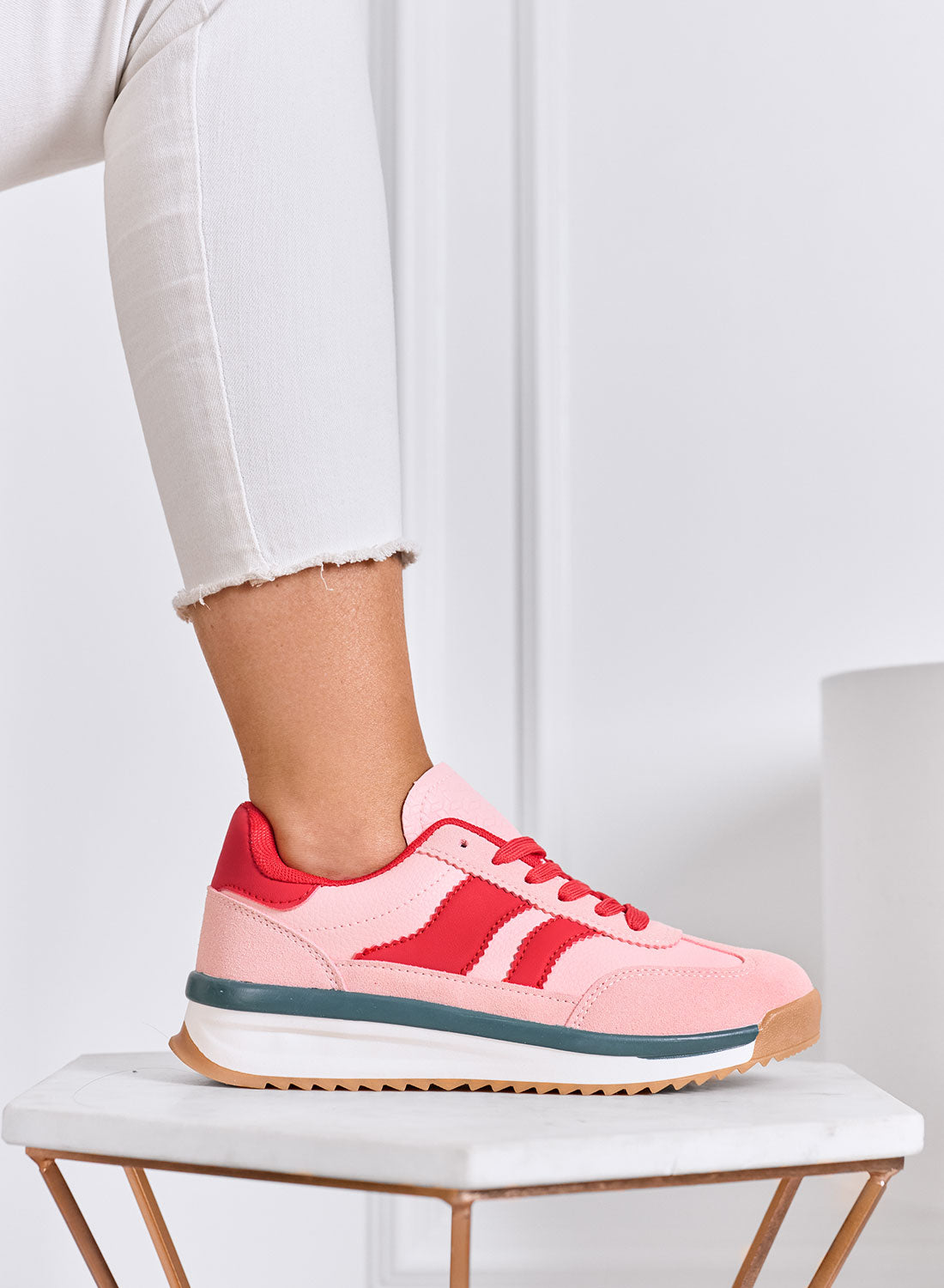 BIELLA - Sneakers rosa in tessuto con dettagli rossi e suola in gomma