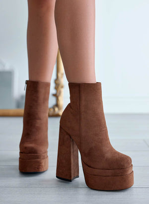 AVRIL - Camel ankle boots by Alexoo with high heel