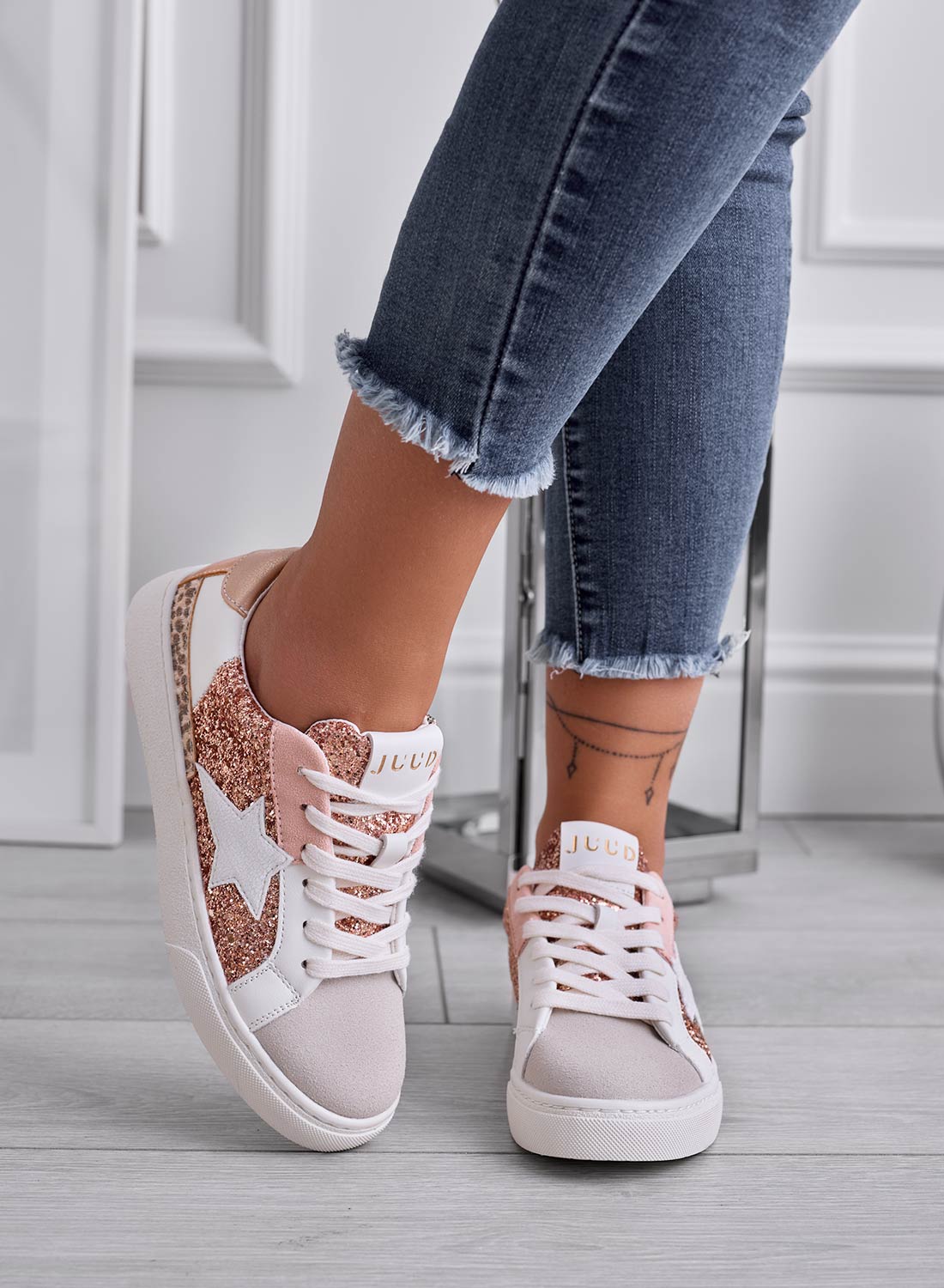 WAYS - Low-top sneakers with pink glitter and star