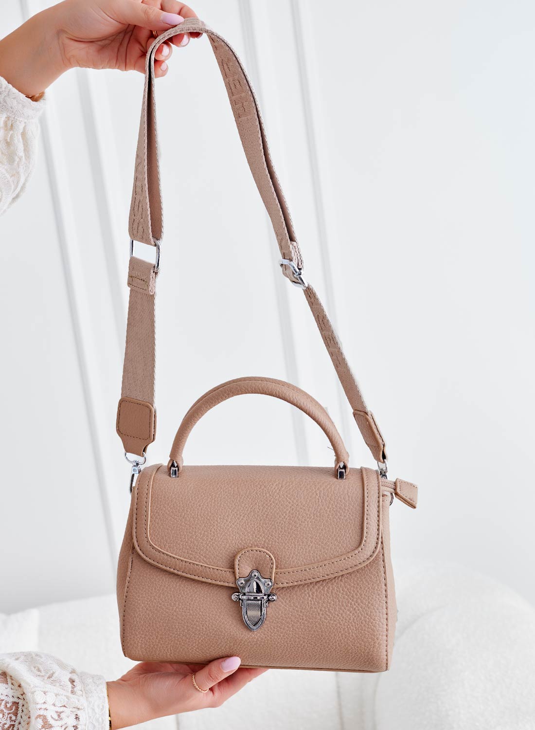 Sac taupe avec bandoulière B232