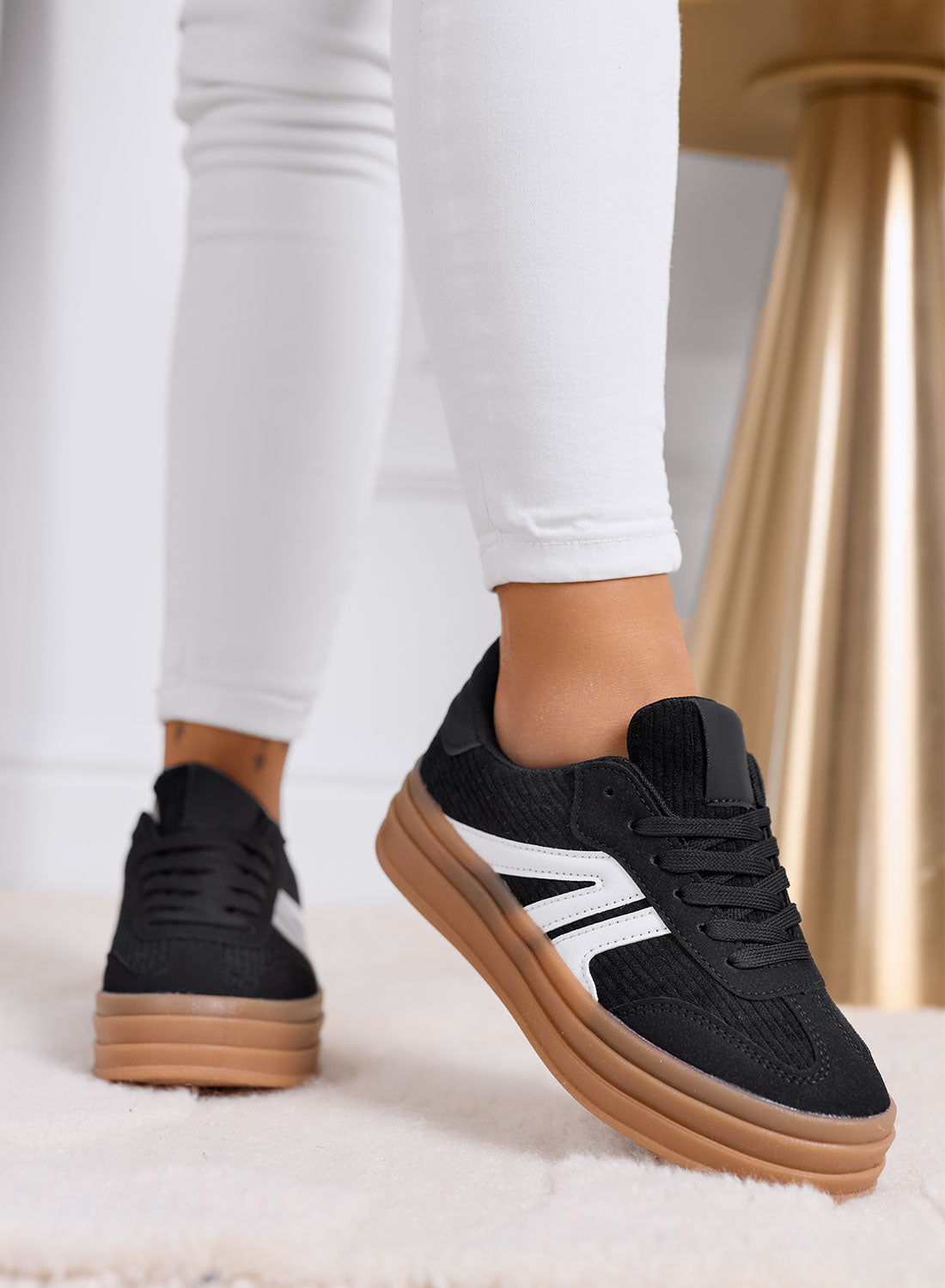 JOLENE - Sneakers nere con dettagli boianchi e suola platform