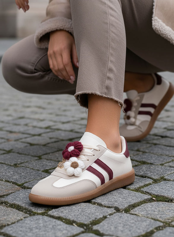 MELISSA - Sneakers beige e bordeaux con fiori crochet