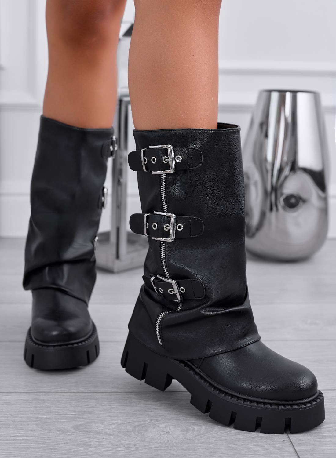 YVONNE - Black biker ankle boots with buckles and side zip