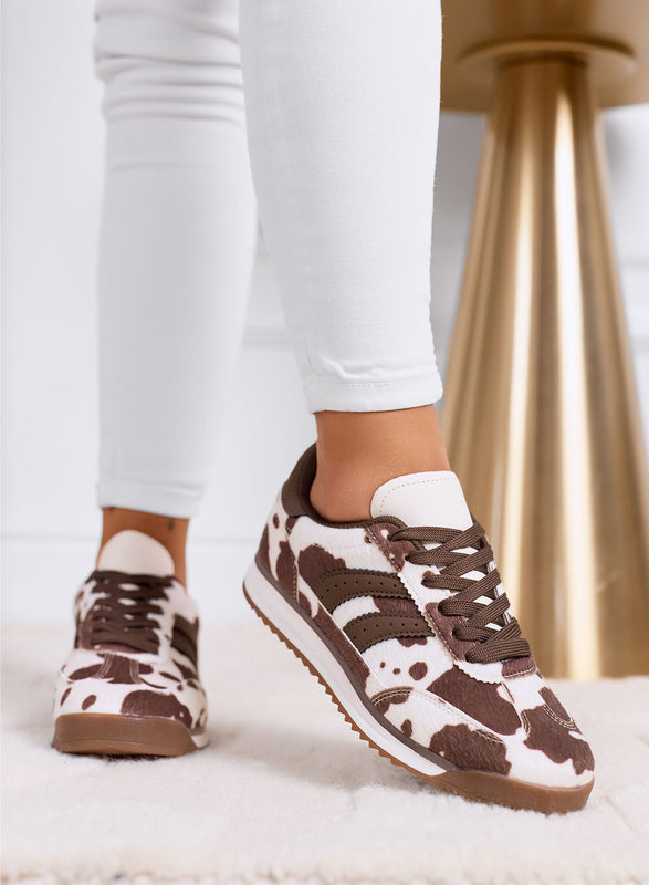 PIERA - Zapatillas marrones con estampado animal print y suela de goma