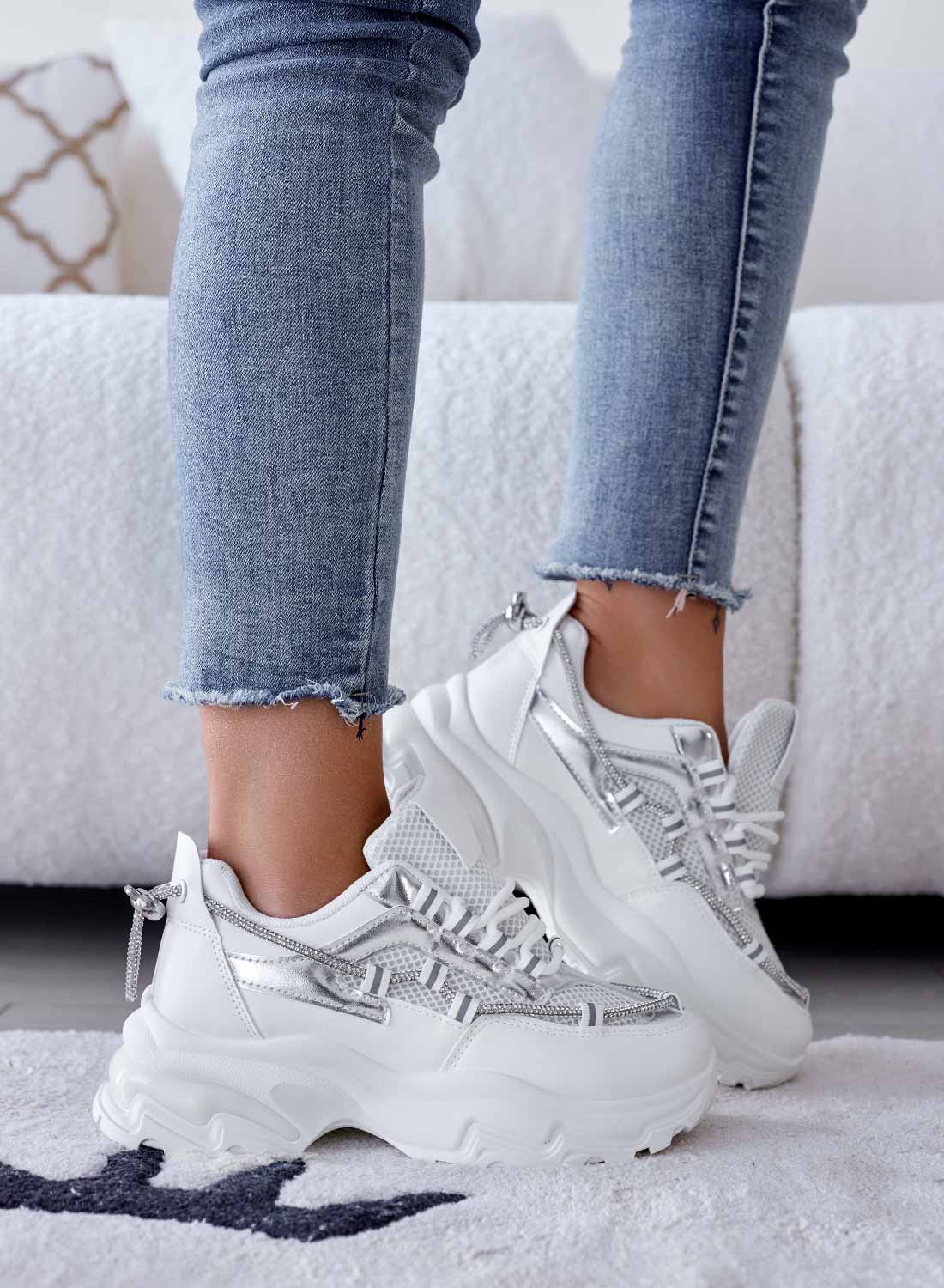 White sneakers with high sole and rhinestones