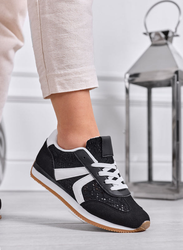 GIULIANA - Black sneakers with lace and white inserts