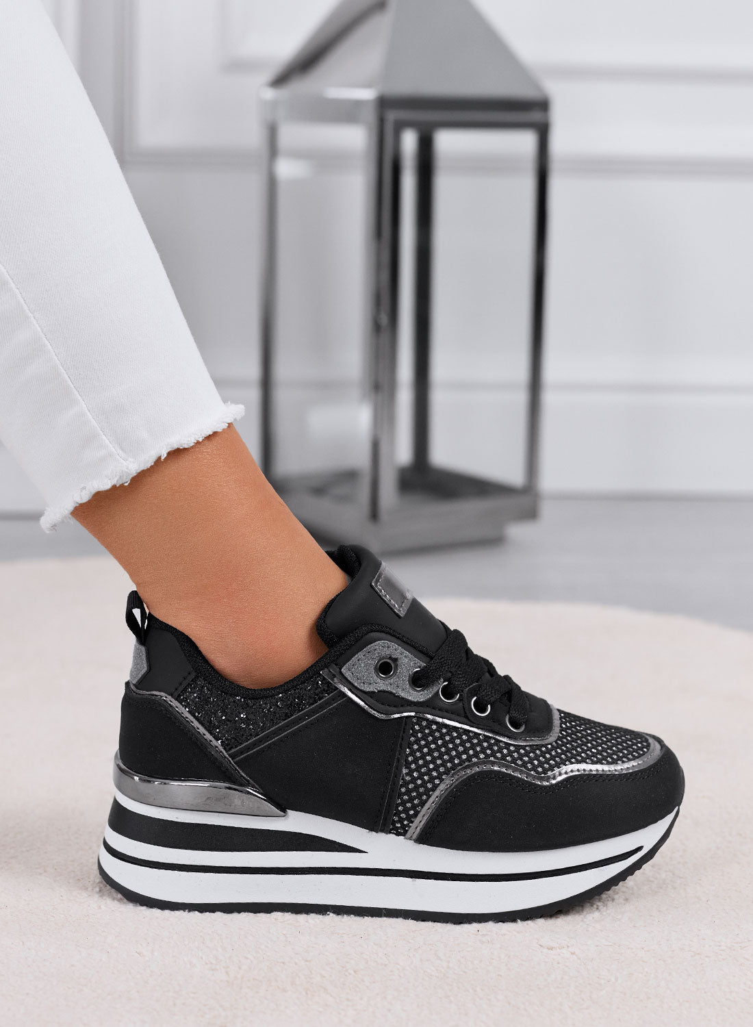 VALDA - Sneakers nere con suola spessa e inserti glitter