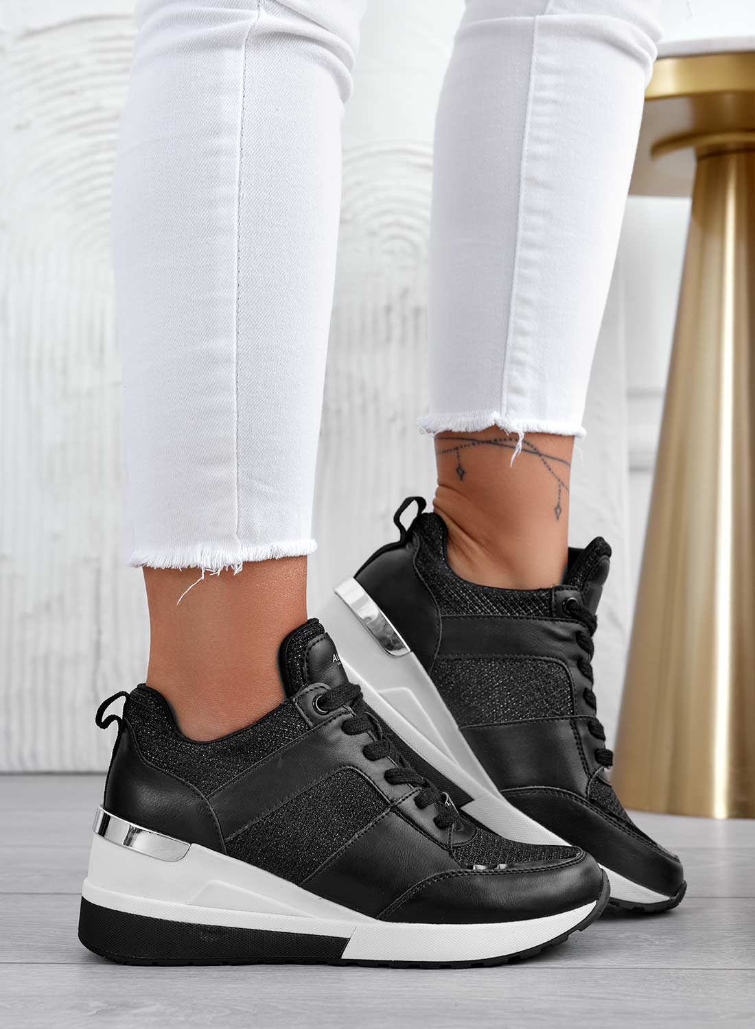ILIZIA - Black Alexoo sneakers with wedge and silver inserts
