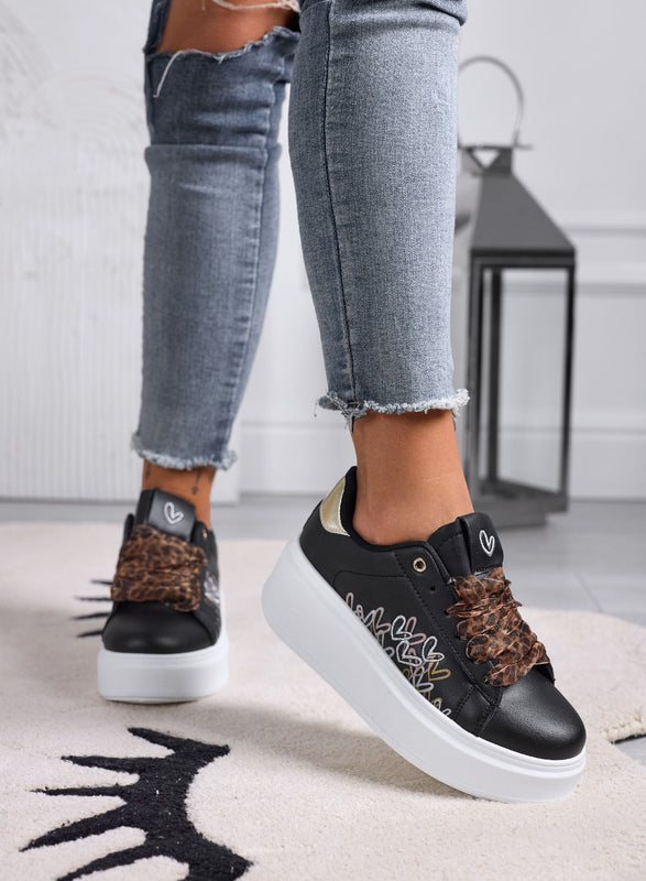 LUCKY - Sneakers nere con lacci maculati e cuori