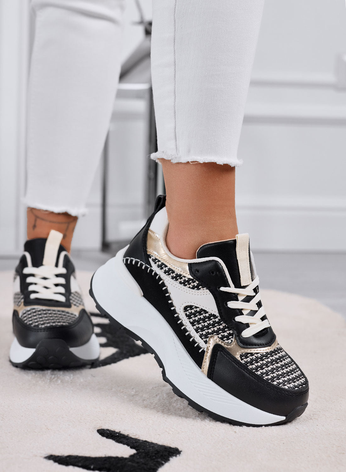 IRIS - Sneakers nere con inserti in tessuto