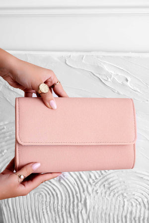 B219 pink clutch bag