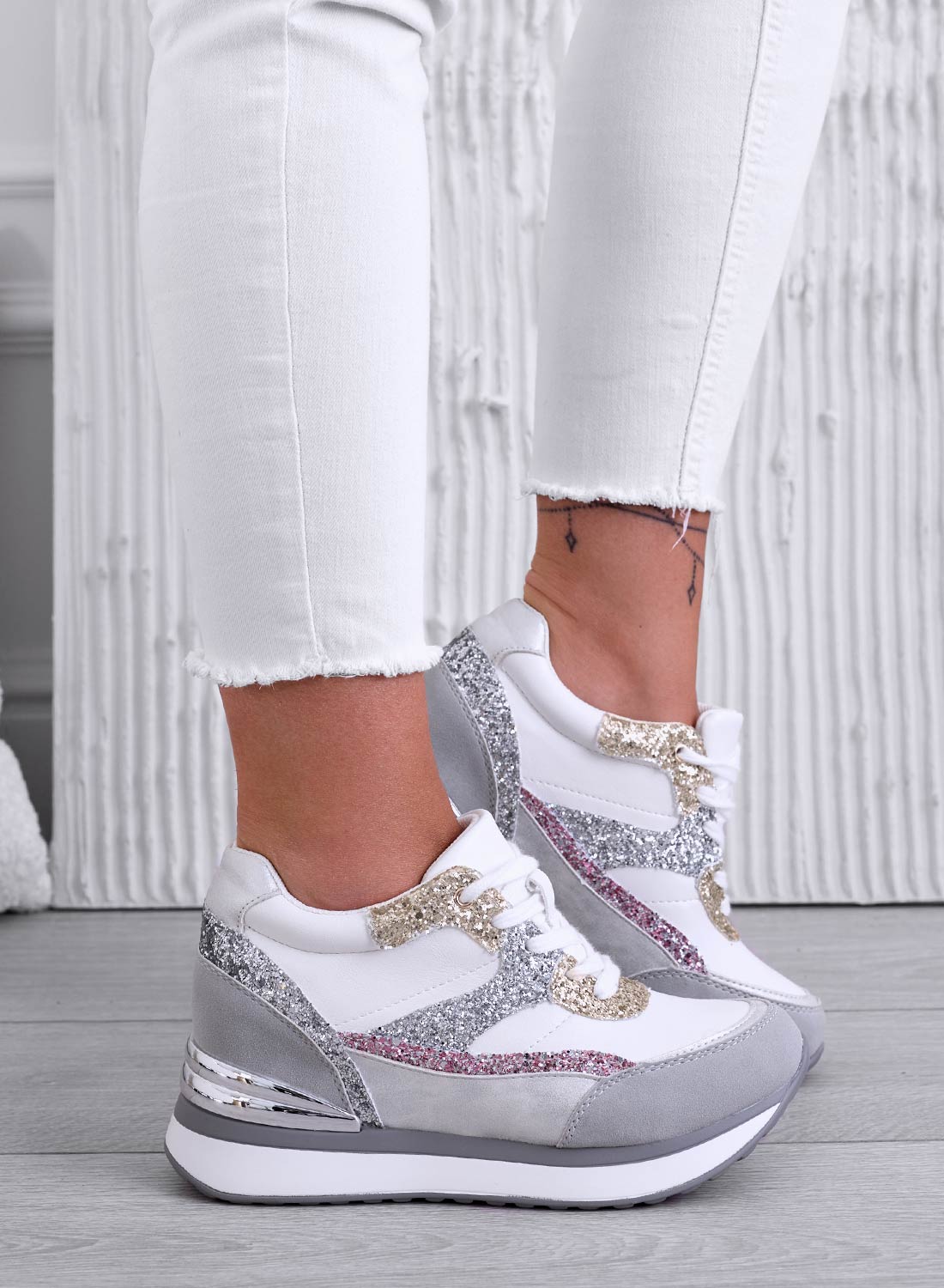 GENNY - Grey sneakers with gold and fuchsia glitter inserts