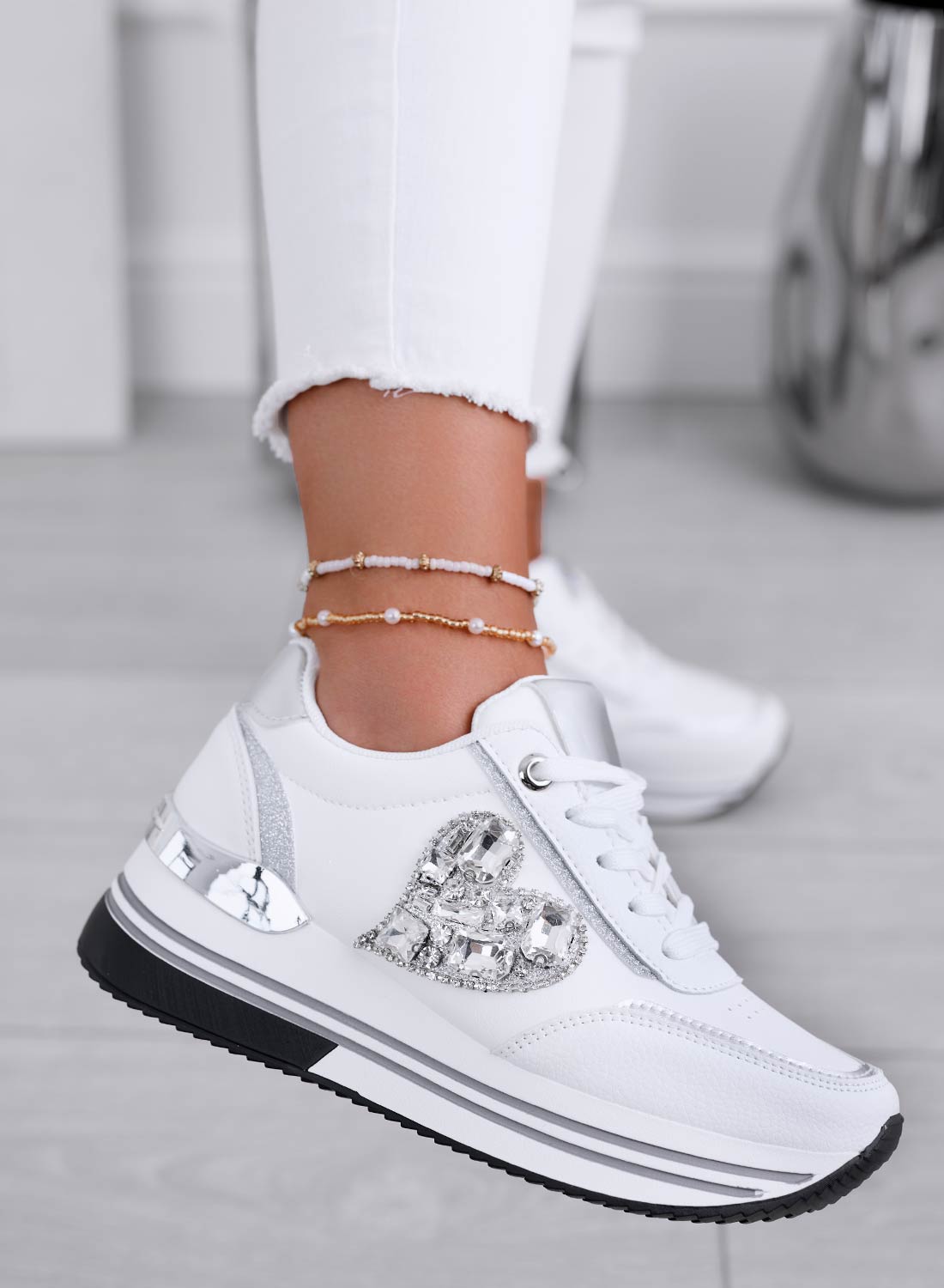 VENERE - White sneakers with silver jewel heart