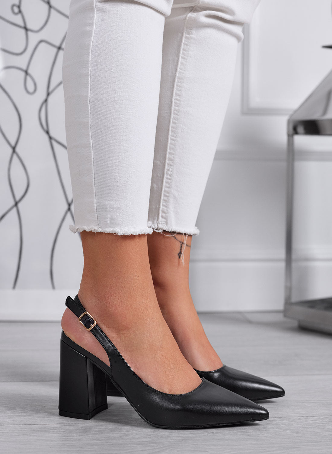ANGELICA - Black pointed slingback pumps with block heel