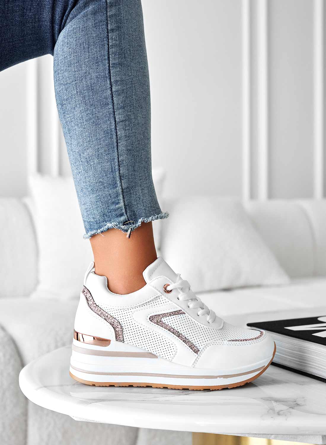 XENA - White sneakers with glitter inserts and wedge heel