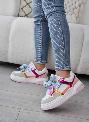 Multicolored sneakers with fabric laces