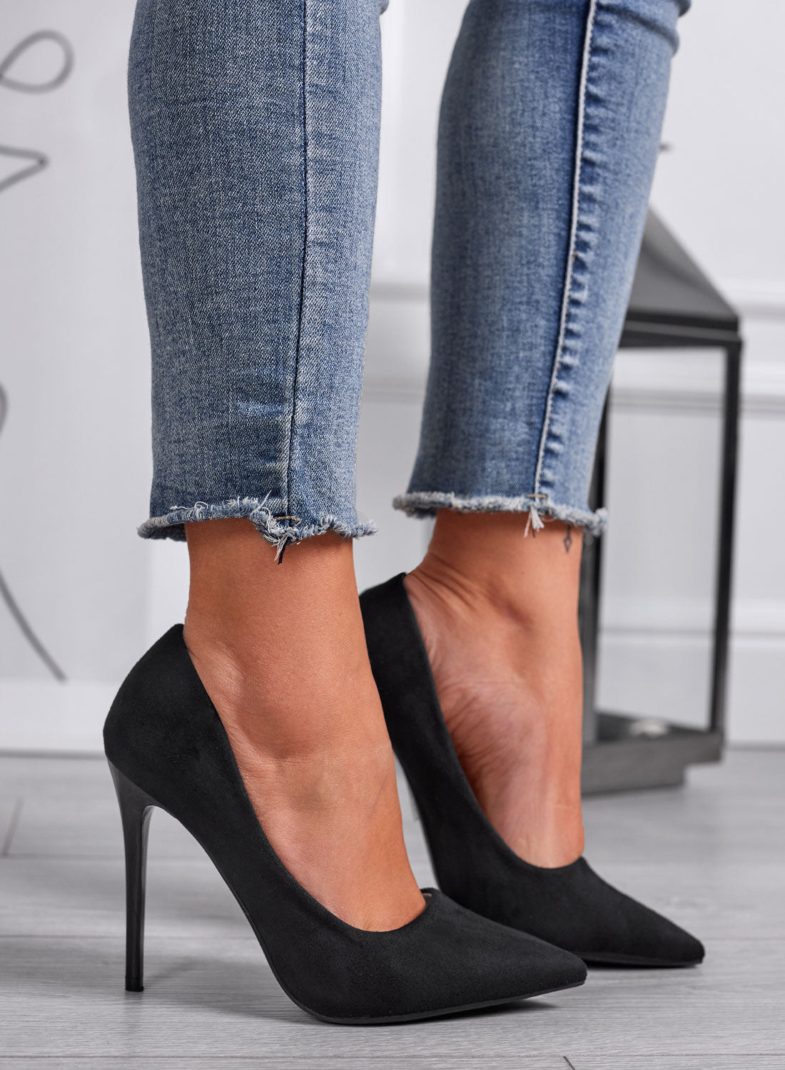 ANASTASIA - Black suede pumps with patent leather heel