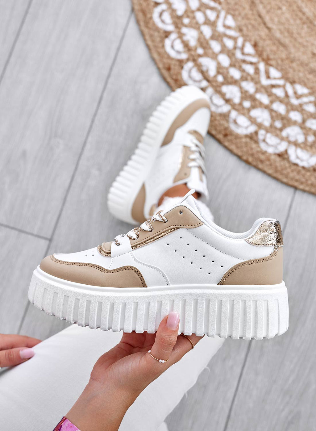 DAIANA - Sneakers bianche con inserti fango e lacci in tessuto