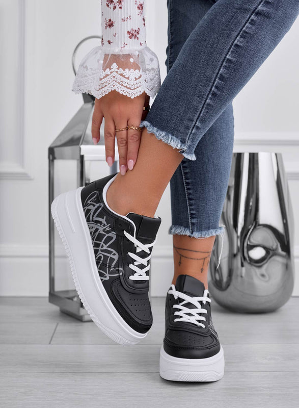 TAYLOR - Sneakers nere con stampa cuori