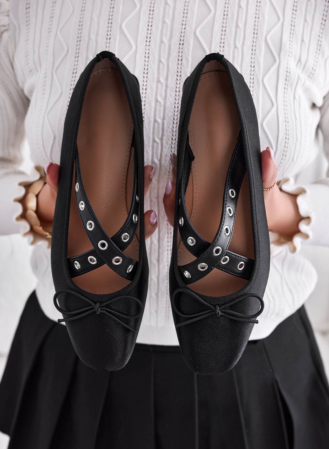 Ballerine nere in raso con fasce