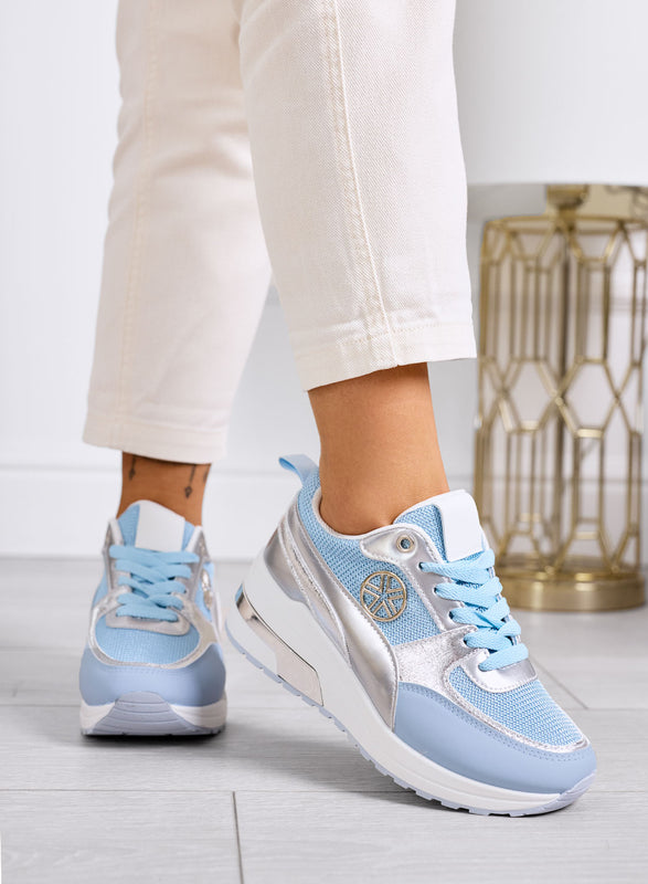 ROMILDA - Sneakers azzurre con dettagli oro e suola platform
