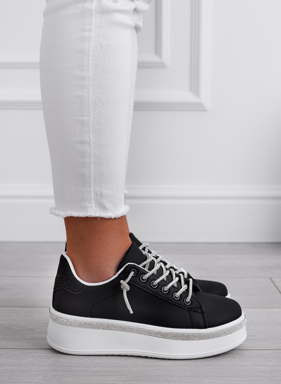 FRANKIE - Sneakers nere con lacci gioiello argento