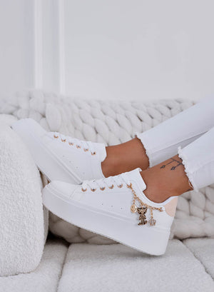 MARBELLA - White sneakers with beige heel and gold charms