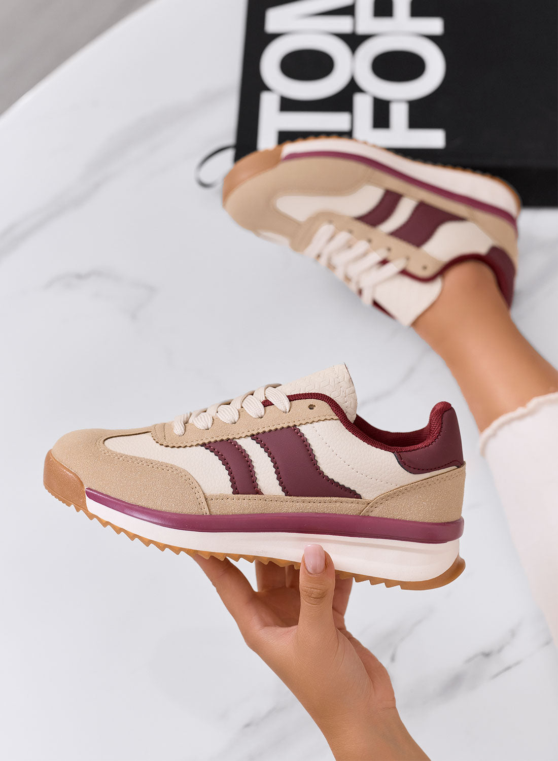 BIELLA - Sneakers fango in tessuto con dettagli bordeaux e suola in gomma