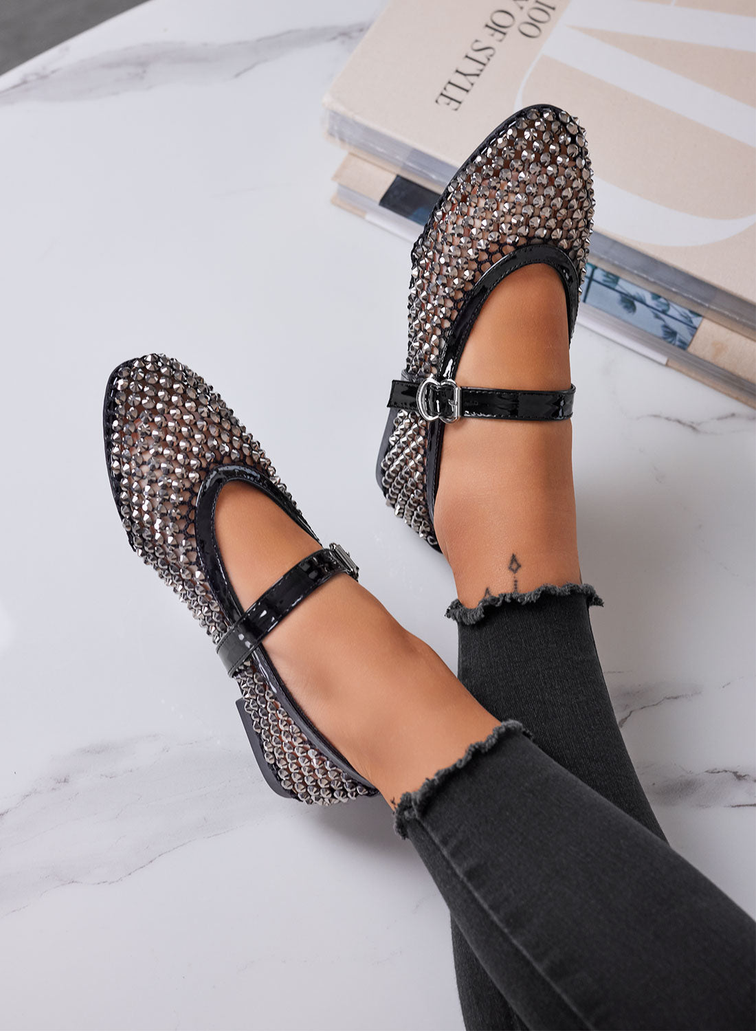 LAVINIA - Ballerine nere con strass e cinturino regolabile