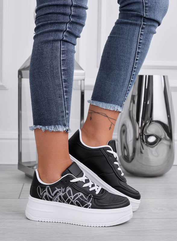 TAYLOR - Sneakers nere con stampa cuori