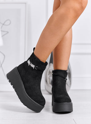 RITA - Bottines noires à semelle épaisse et détail bijou