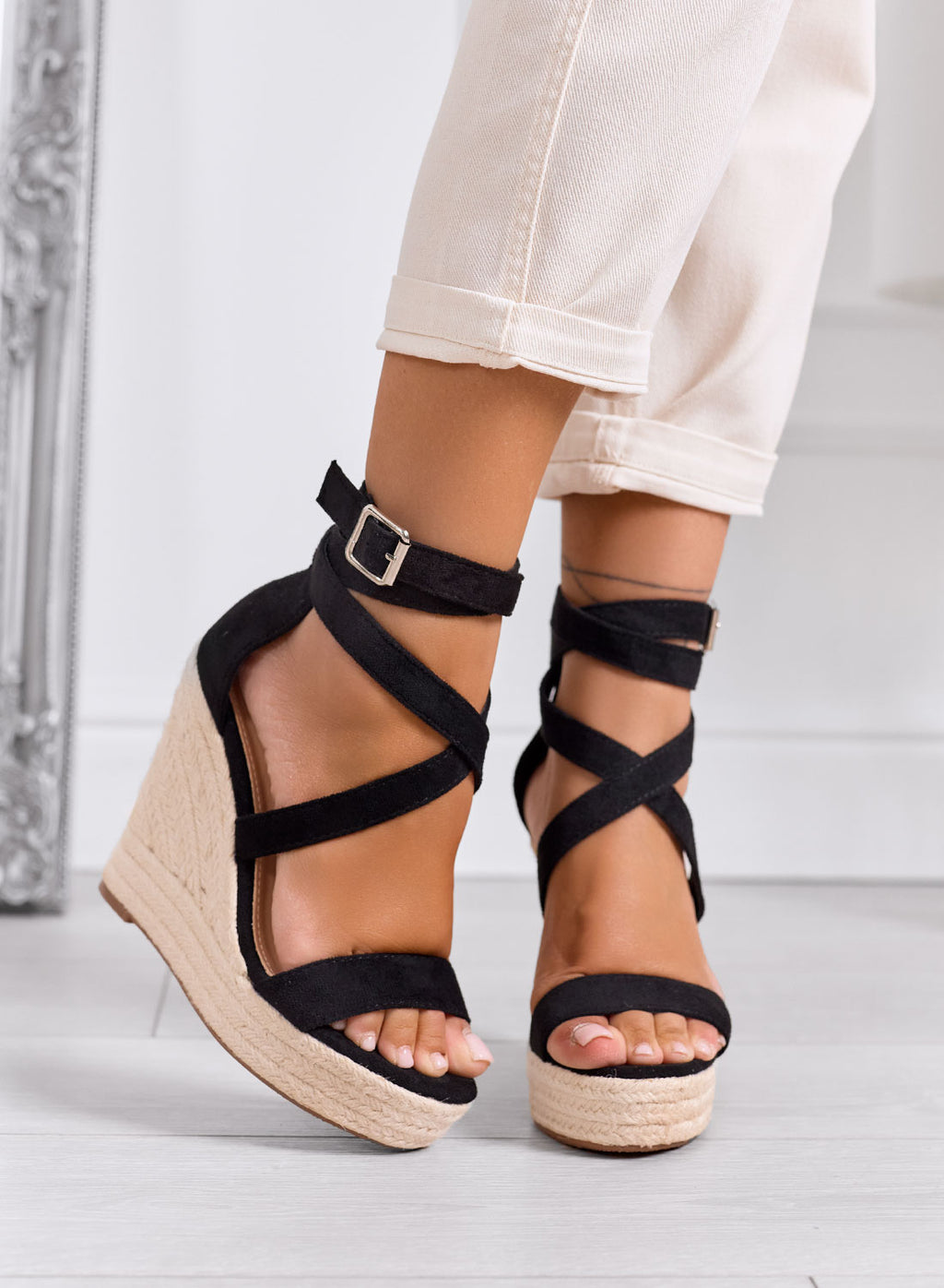CARACAS - Espadrillas nere con zeppa alta e cinturini incrociati