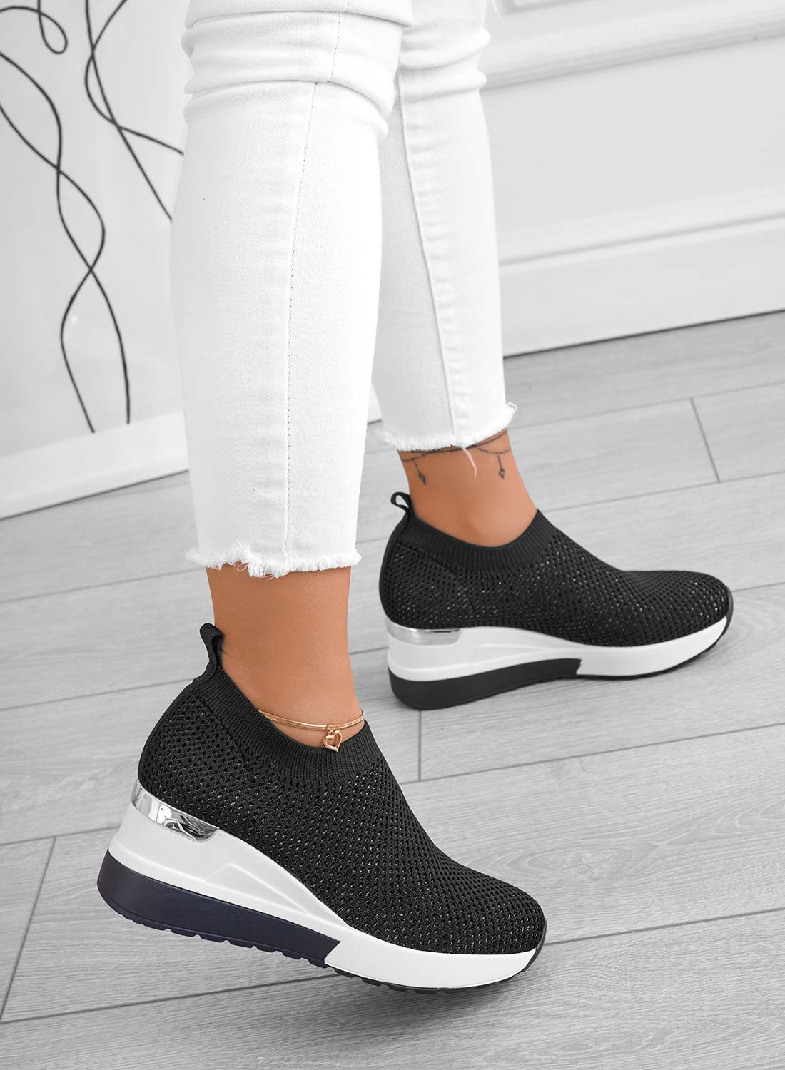 Sneakers nere in tessuto elastico