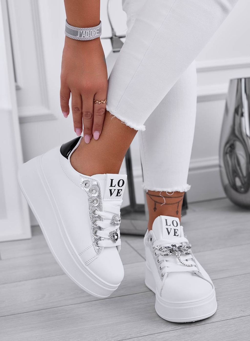CELY - Sneakers gioiello bianche con libellula nera