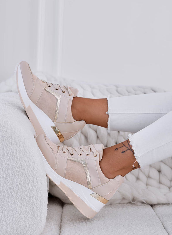 BARAN - Sneakers beige con inserti in tessuto e zeppa