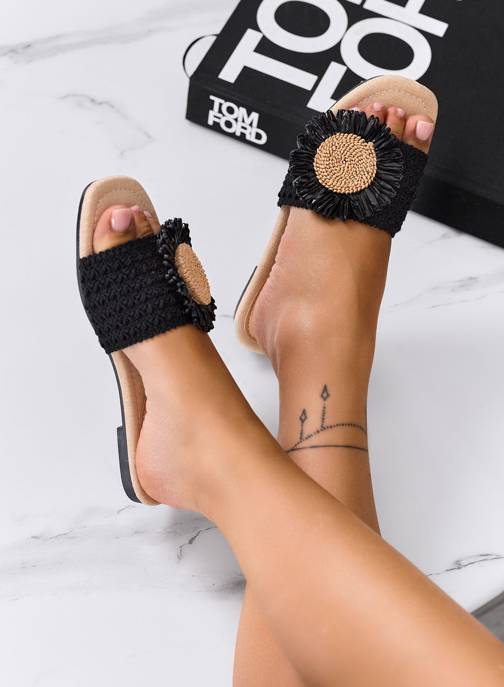 GISELLA - Sandali Ciabattine nere con Maxi Fiore Decorativo