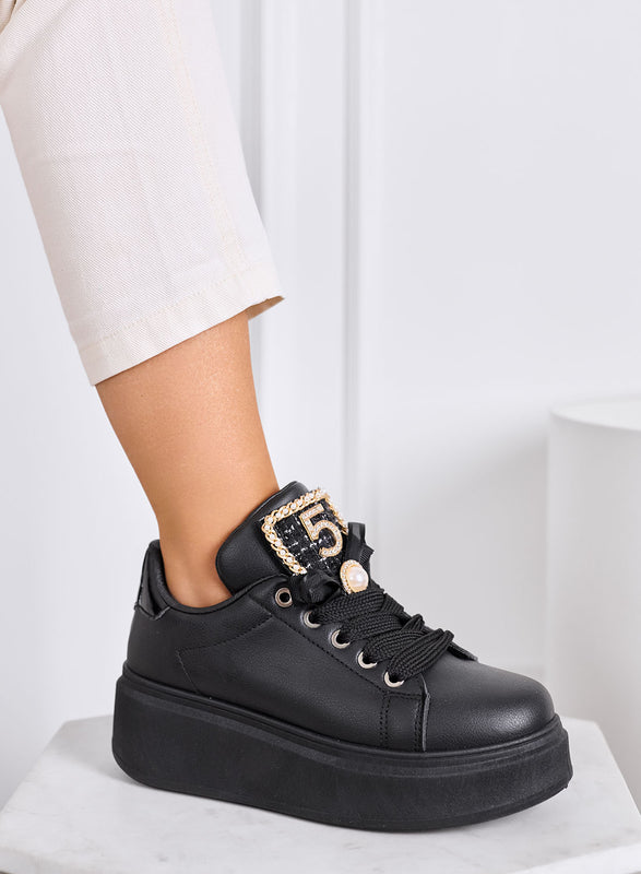 VALENTINA - Sneakers nere platform con numero 5 e dettaglio perla