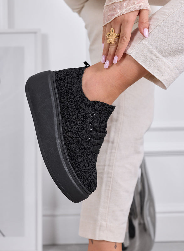 VALERIA - Zapatillas negras de plataforma con encaje y suela alta