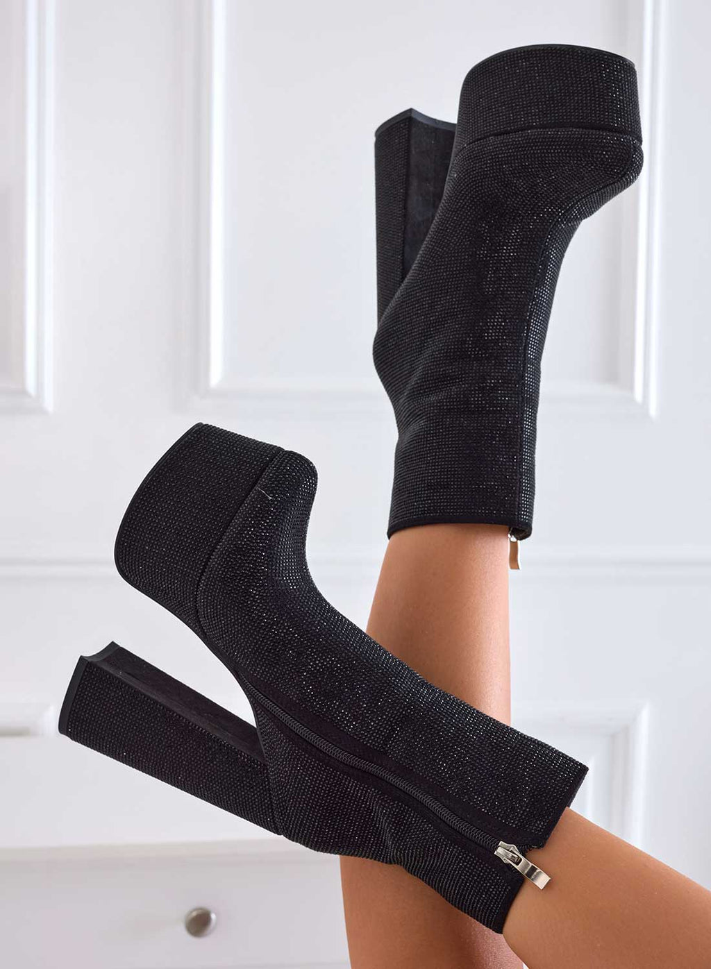 Bottines noires Alexoo bijou à talons hauts