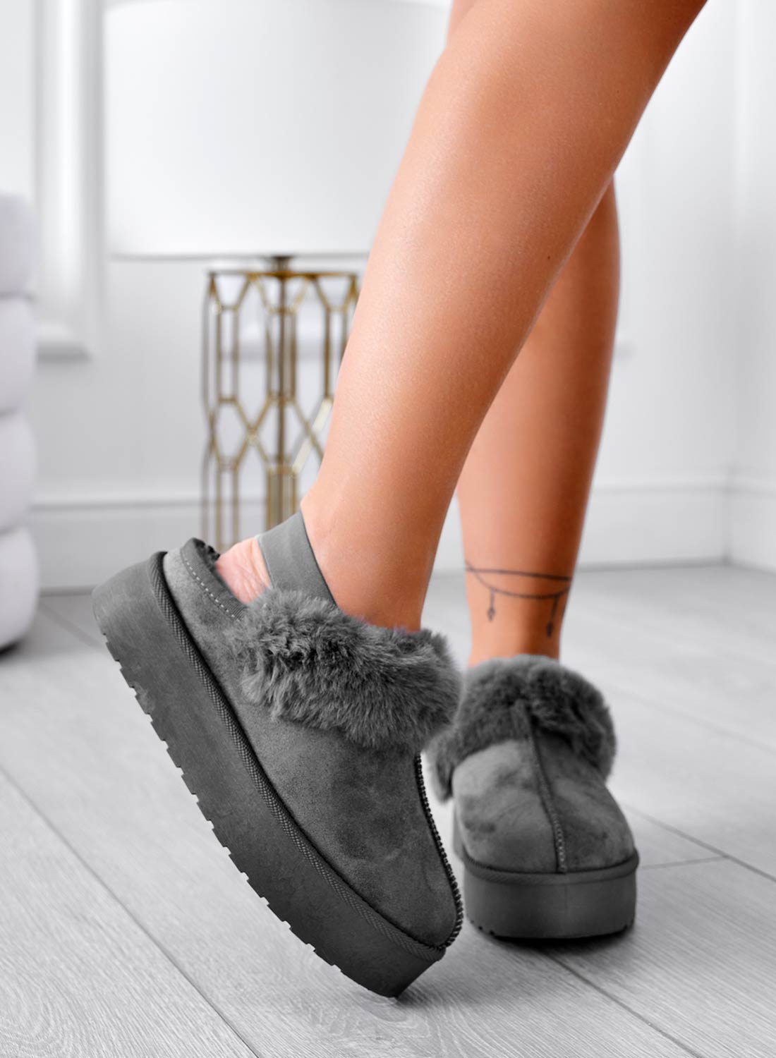 Pantoufles chaussons rembourrés avec élastique à l'arrière