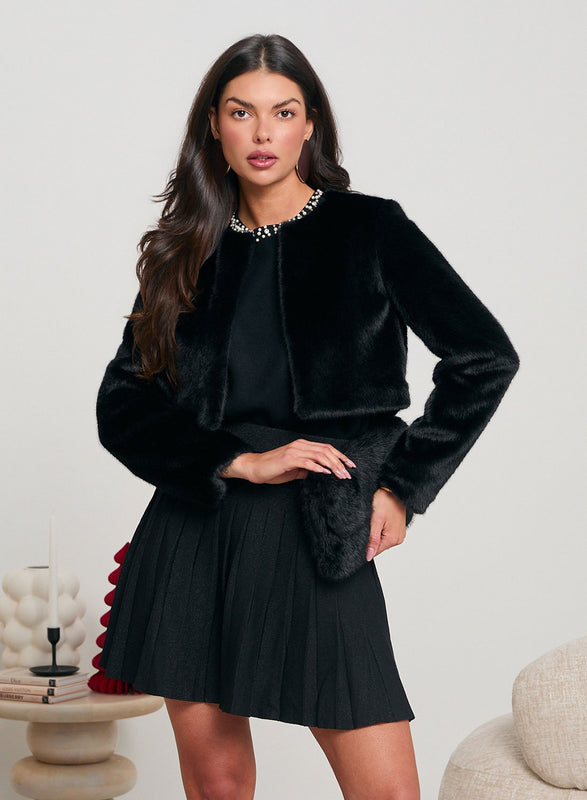 Black cropped jacket in faux fur