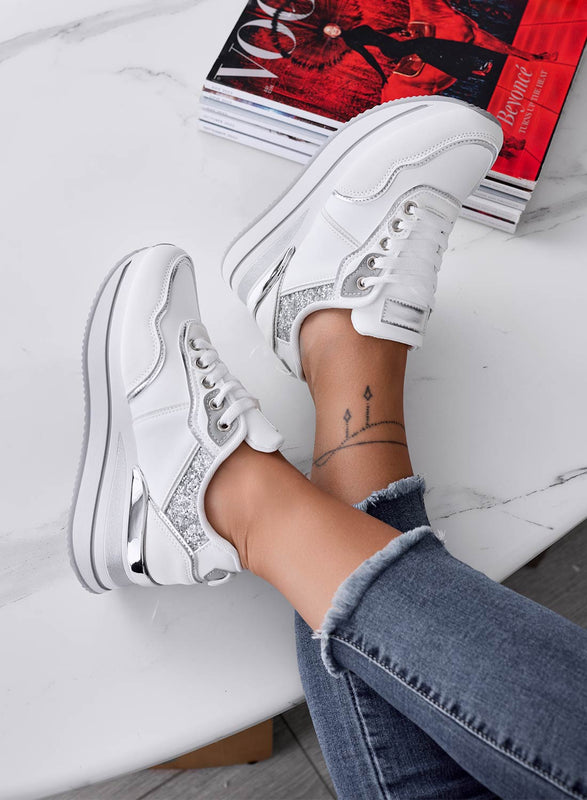 LIARS - Sneakers bianche con glitter argento e zeppa