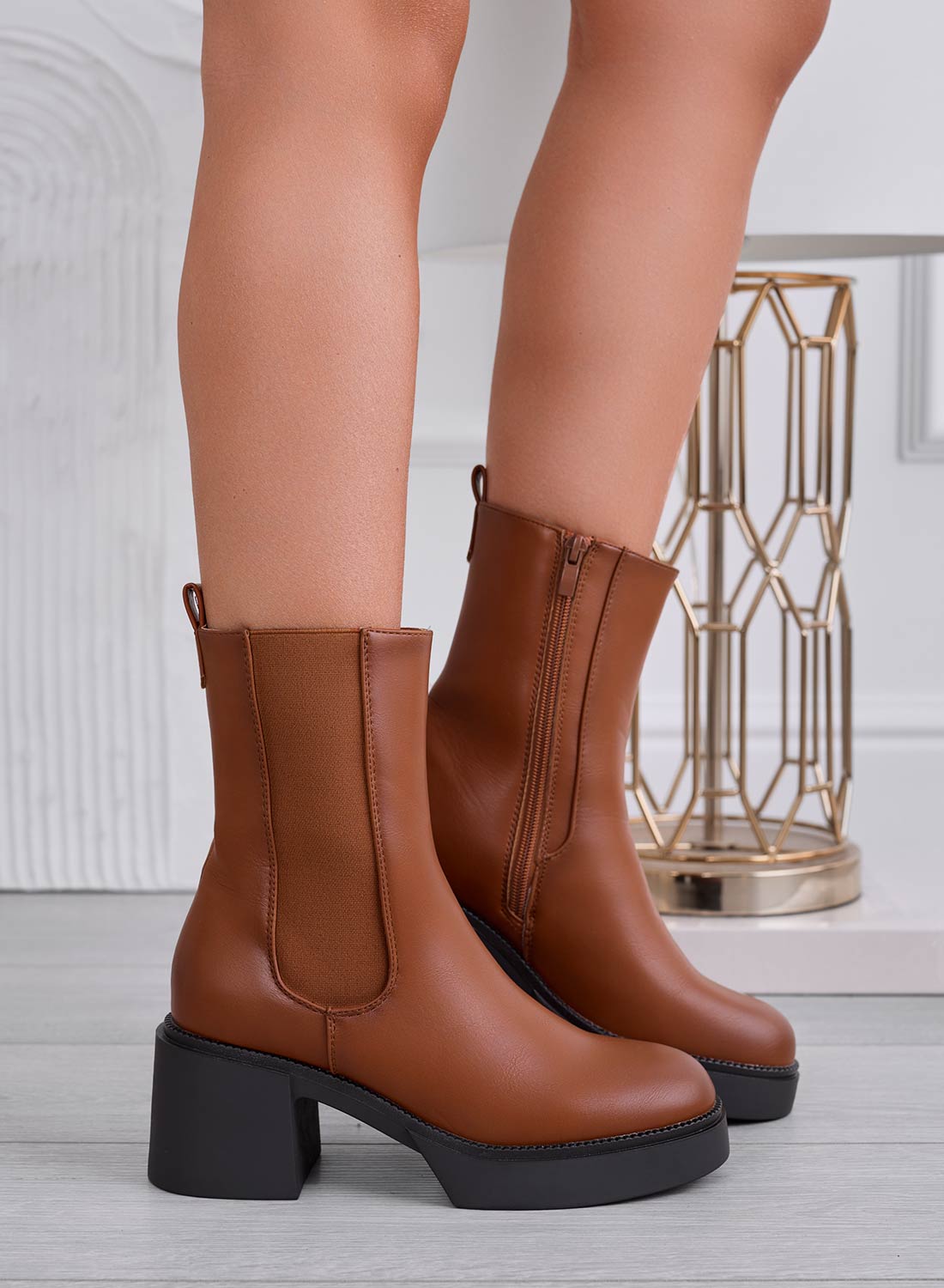 RUBY - Stivaletti camel con molla laterale