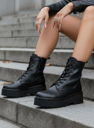 TESSA - Black combat ankle boots Alexoo