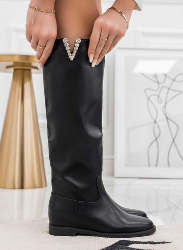 Black boots with internal wedge and jewel embellishment