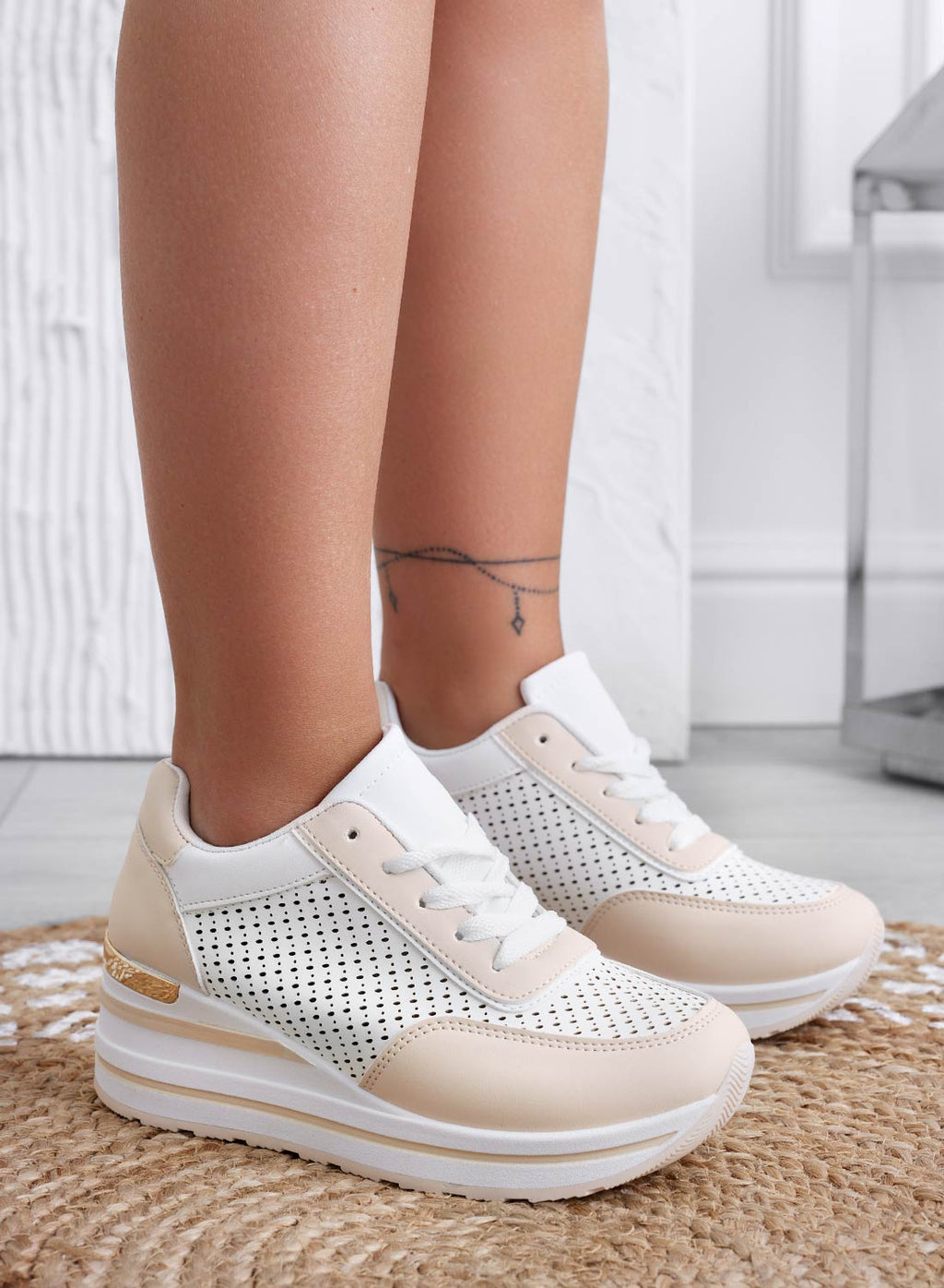 LUE - Sneakers traforate beige con suola spessa