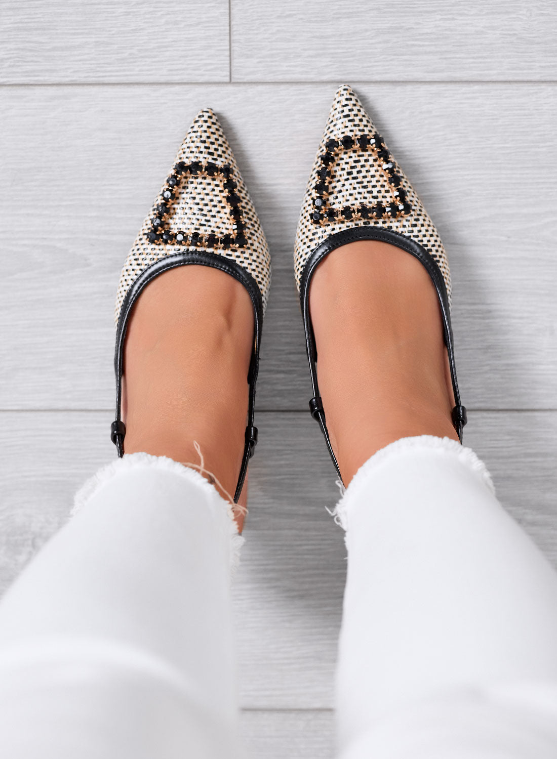 NAIMA - Décolleté nere slingback in tessuto intrecciato con fibbia gioiello